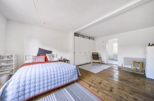 Photo 5- click for photo gallery